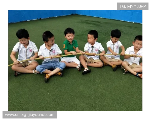 《探索戒指盒子足球的创意玩法与文化价值：新兴运动的魅力与发展》